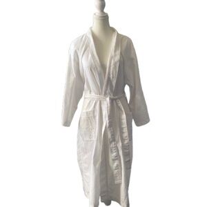 Luxurious White Women's Bathrobe With Pockets